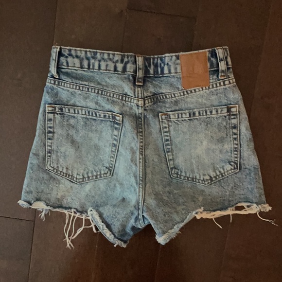 Zara Distressed Denim Shorts - Picture 2 of 7